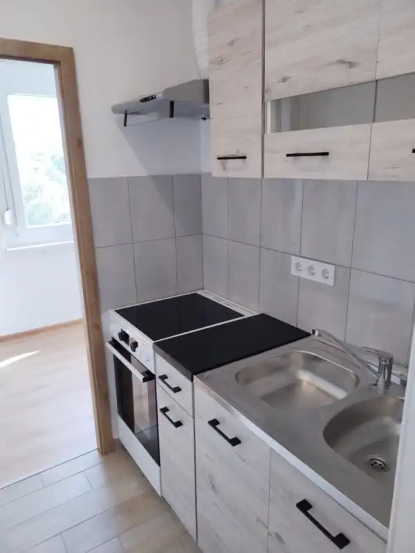 Eladó panellakás, Eger 1+1 szoba 35 m² 38.5 M Ft