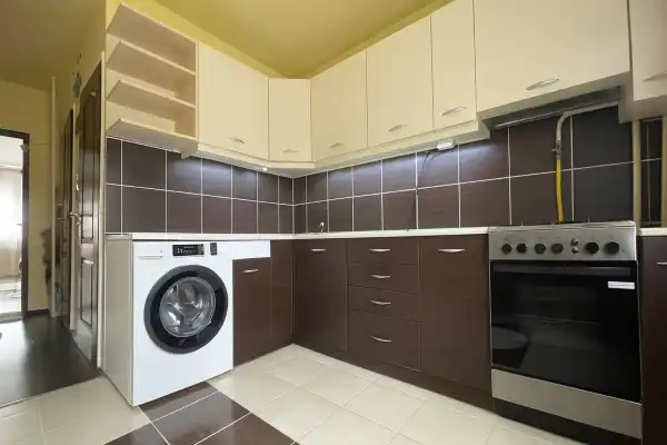 Eladó panellakás, Eger 3 szoba 61 m² 48.3 M Ft