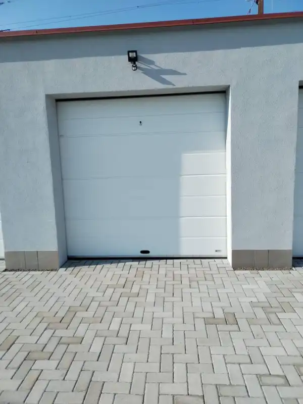 Eladó újépítésű garázs, Eger 15 m² 7.6 M Ft